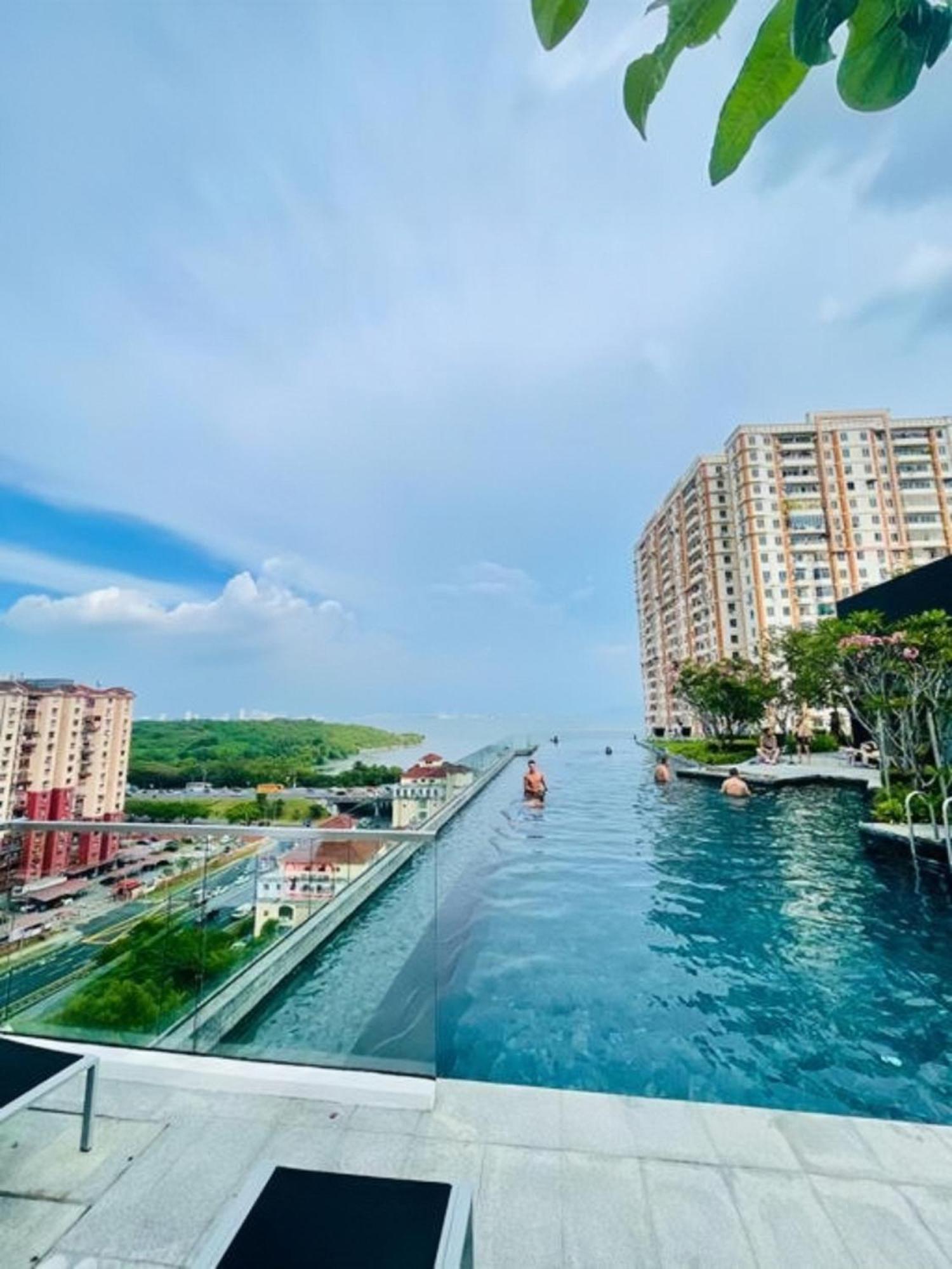 Urban Suites Two Or Three Bedroom Georgetown By Anc Jelutong Exterior photo