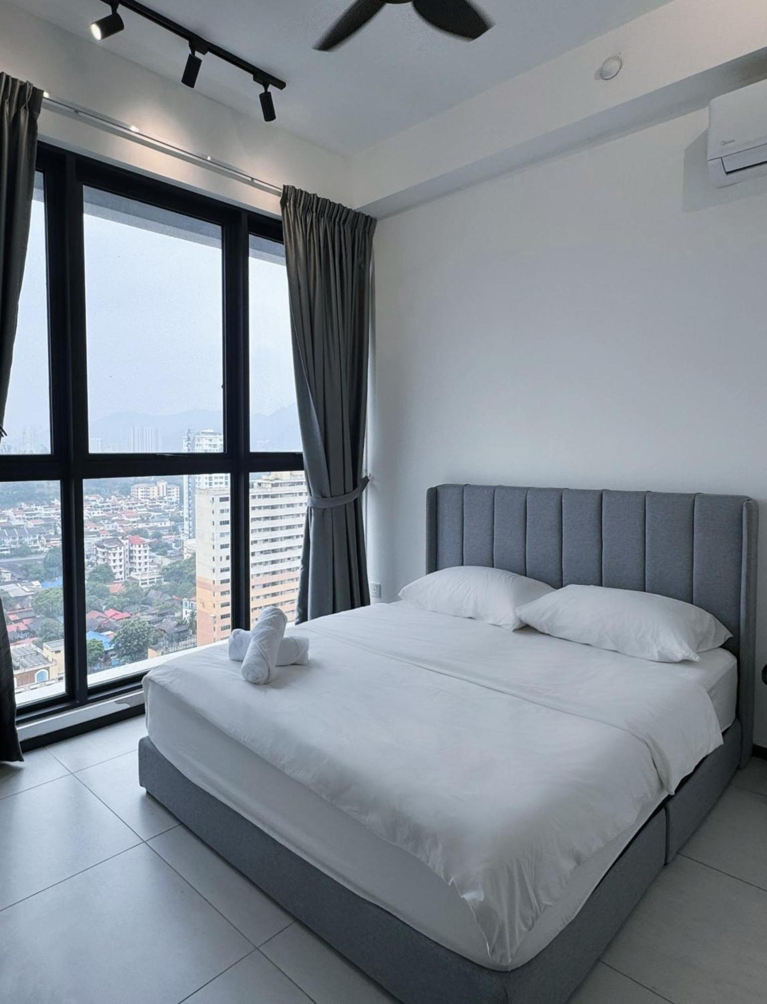 Urban Suites Two Or Three Bedroom Georgetown By Anc Jelutong Exterior photo